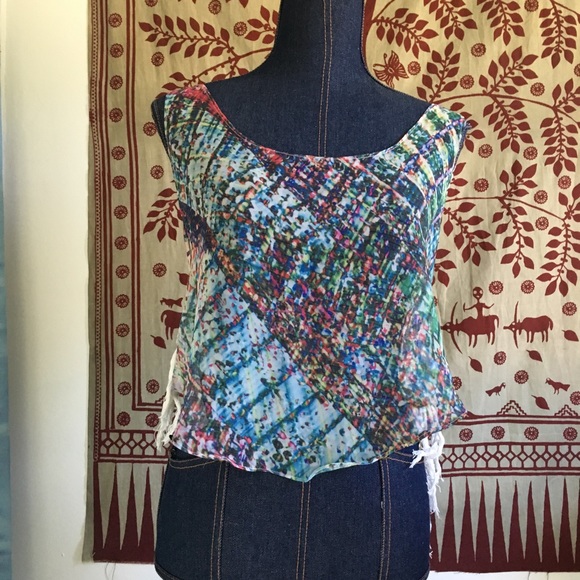 !! Chiffon Summer Blouse w/ Crotchet Back !! - Picture 2 of 6